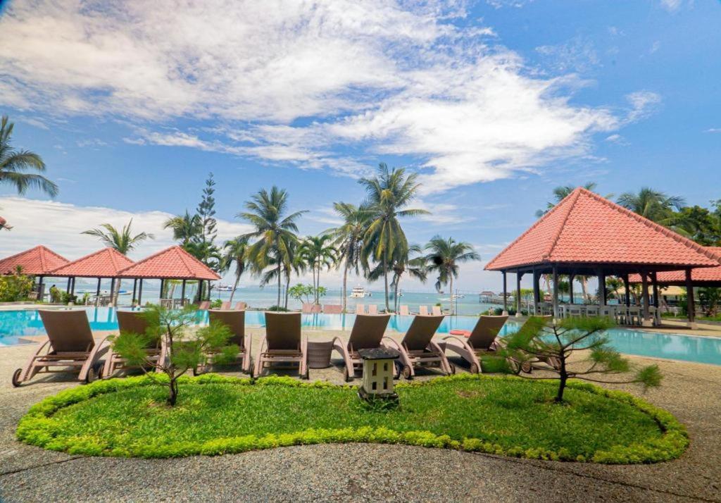 Laprima Hotel Лабуан-Бахо Экстерьер фото