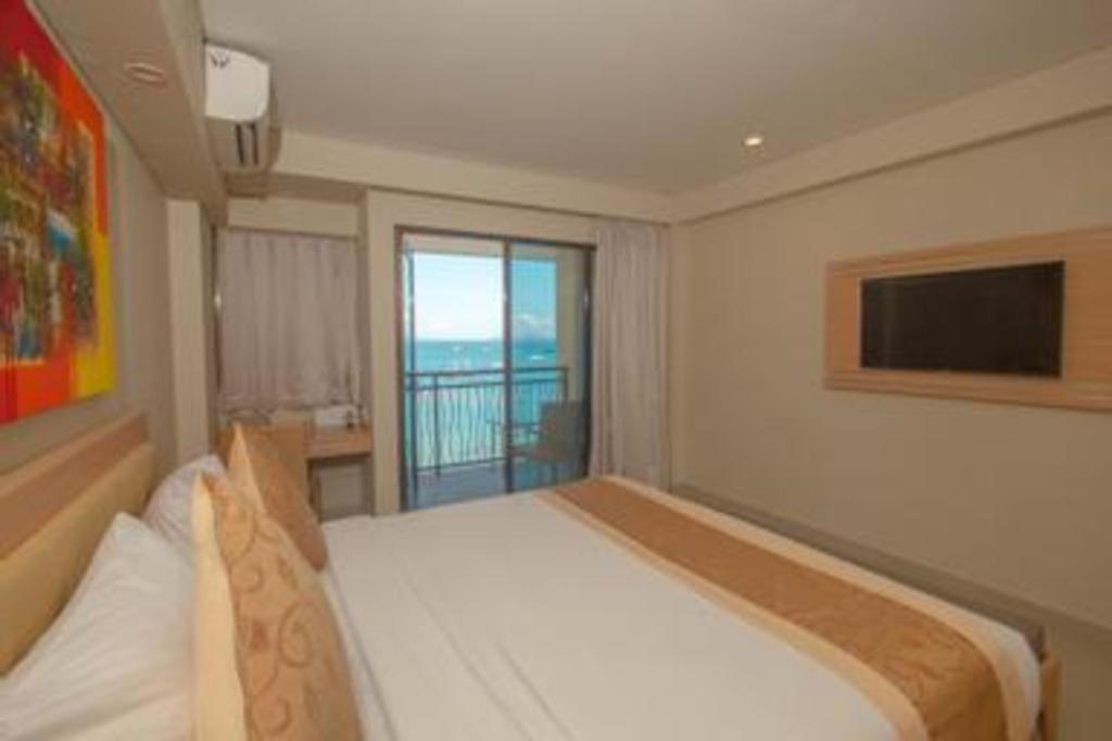 Laprima Hotel Лабуан-Бахо Экстерьер фото