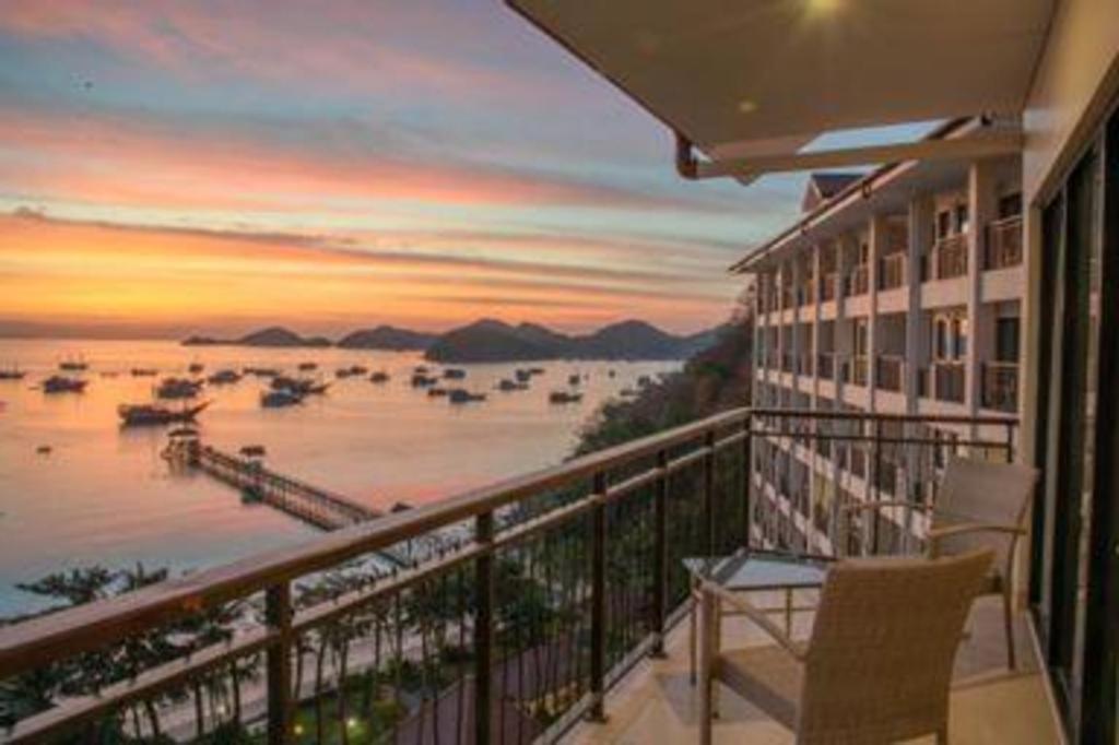 Laprima Hotel Лабуан-Бахо Экстерьер фото