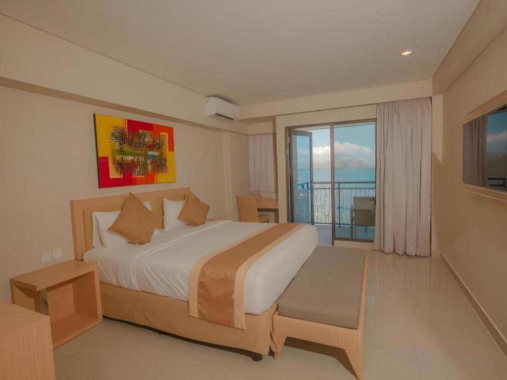 Laprima Hotel Лабуан-Бахо Экстерьер фото